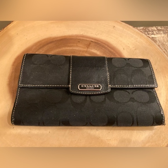 Coach Signature, Trifold Longer Wallet Black Print Pink  Leather Interior. - Picture 3 of 8